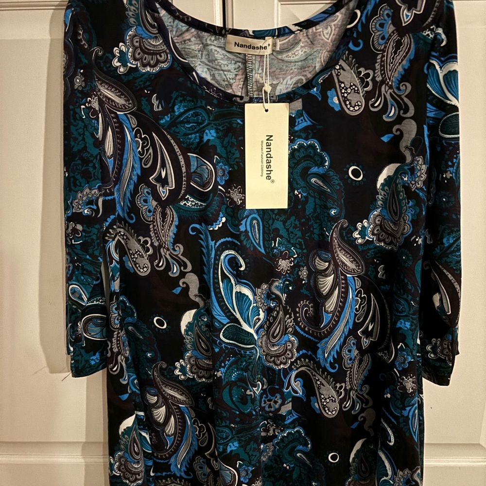 Nandashe NWT tunic top.‎  Size XL.